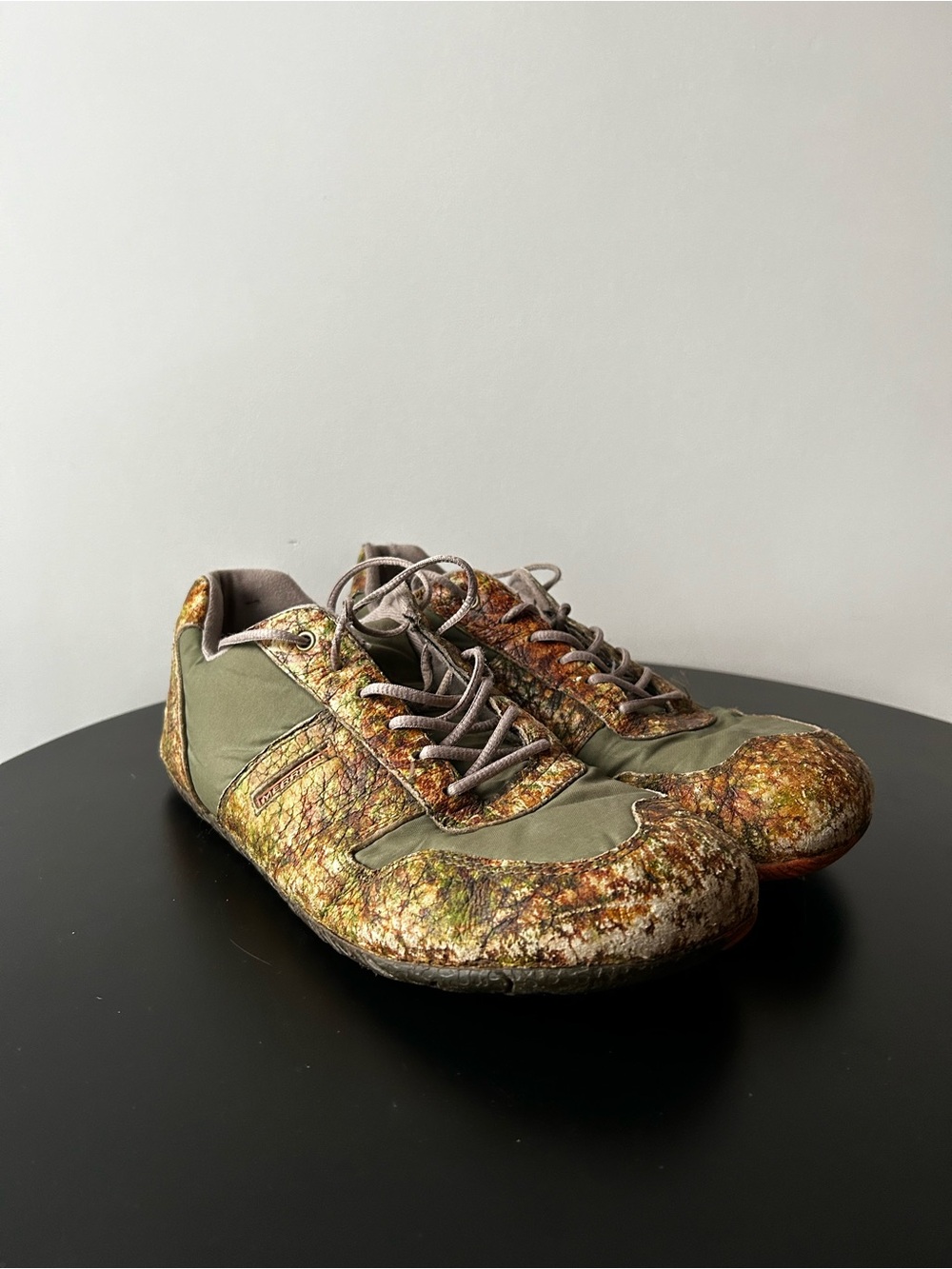 VINTAGE CAMO MERRELL SHOES 
Men’s SIZE 9